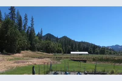 2019 Rogue River Highway #UNIT 13, Gold Hill, OR 97525 - Photo 32