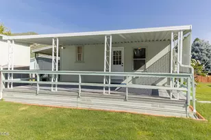 2019 Rogue River Hwy, Gold Hill, OR 97525 - Photo 32