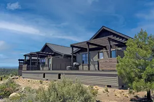 19103 Trailhead Ct, Bend, OR 97702 - Photo 2