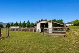 6085 Walden Ln, Talent, OR 97540 - Photo 32