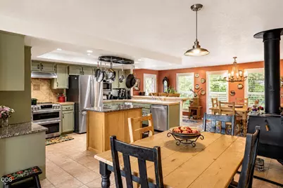 6085 Walden Lane, Talent, OR 97540 - Photo 8