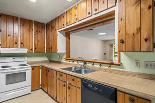 2850 Rogue River Hwy, Grants Pass, OR 97527 - Photo 12