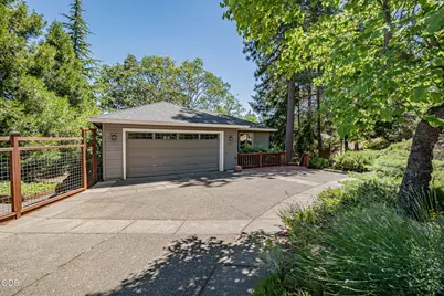 590 Taylor Street, Ashland, OR 97520 - Photo 2