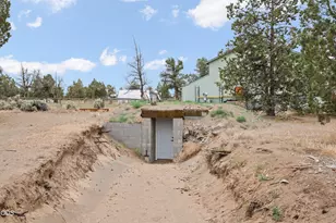 23720 SW Starshine Ln, Bend, OR 97701 - Photo 36