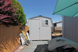 8401 Old Stage Rd, Central Point, OR 97502 - Photo 14