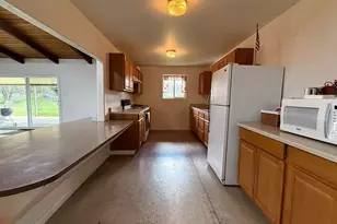8401 Old Stage Rd, Central Point, OR 97502 - Photo 36