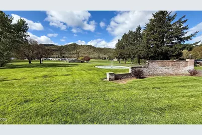 8401 Old Stage Road #UNIT 65, Central Point, OR 97502 - Photo 32