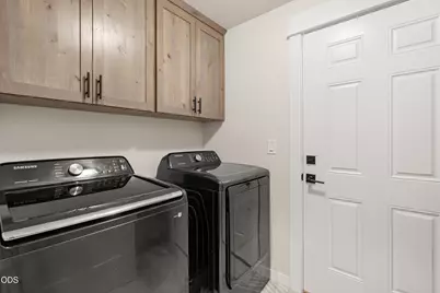 1383 Orchard Home Drive, Medford, OR 97501 - Photo 22