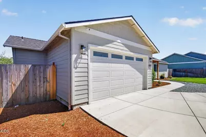 3327 Kingsbury Drive, Medford, OR 97504 - Photo 26