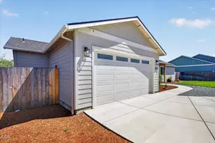3327 Kingsbury Dr, Medford, OR 97504 - Photo 26