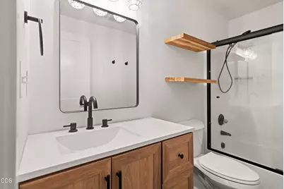 520 Grand Avenue, Central Point, OR 97502 - Photo 16