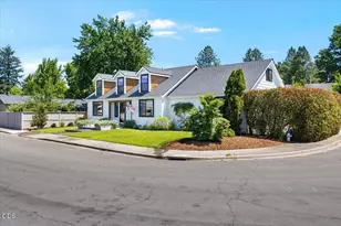 421 Silverado Cir, Medford, OR 97504 - Photo 44