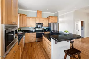 4022 SW Majestic Ave, Redmond, OR 97756 - Photo 8