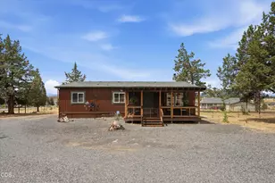10711 SW Shad Rd, Terrebonne, OR 97760 - Photo 2