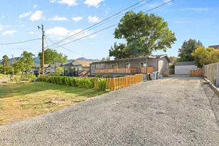6400 Frost Ln, Talent, OR 97540 - Photo 2