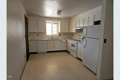 2411 SW Umatilla Avenue, Redmond, OR 97756 - Photo 8