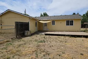 2411 SW Umatilla Ave, Redmond, OR 97756 - Photo 6