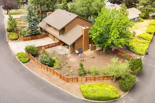2806 NE Lotno Dr, Bend, OR 97701 - Photo 2