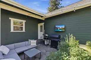 1236 Northwest Mount Washington Drive, Bend, OR 97703 - Photo 26
