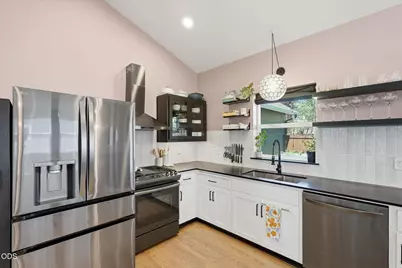 1236 NW Mount Washington Drive, Bend, OR 97703 - Photo 12