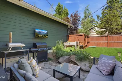 1236 NW Mount Washington Drive, Bend, OR 97703 - Photo 22