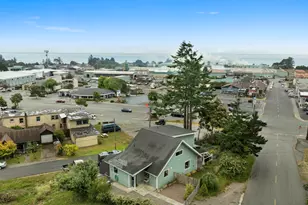 741 Pacific Ave, Brookings, OR 97415 - Photo 44