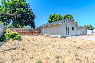 1104 Coachman Drive, Central Point, OR 97502 - Photo 20