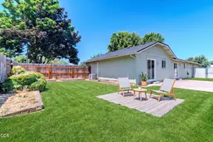 1104 Coachman Dr, Central Point, OR 97502 - Photo 26