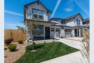 3307 NW 8th Street, Redmond, OR 97756 - Photo 2