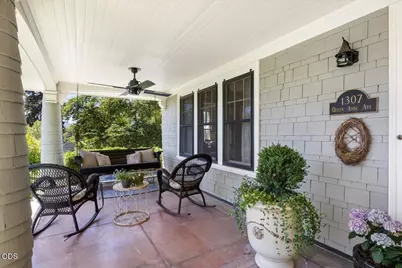 1307 Queen Anne Avenue, Medford, OR 97504 - Photo 4