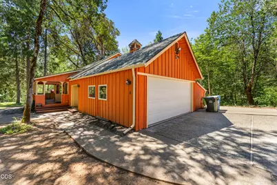 6907 Bear Branch Road, Rogue River, OR 97537 - Photo 2