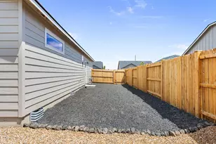 3289 NW 10th Pl, Redmond, OR 97756 - Photo 20