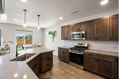 3289 NW 10th Place, Redmond, OR 97756 - Photo 12