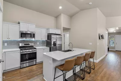 1030 NW Varnish Lane, Redmond, OR 97756 - Photo 10