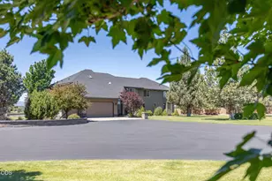 21455 SW Young Ave, Bend, OR 97703 - Photo 74