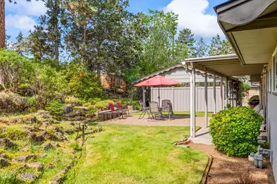 709 NE Lafayette Avenue, Bend, OR 97701 - Photo 20