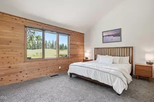 17901 Red Cedar Ln, Sunriver, OR 97707 - Photo 16
