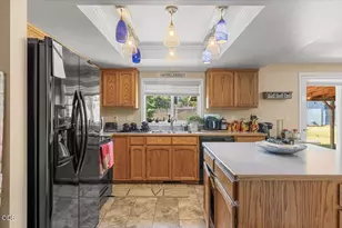 2055 Alamar St, Medford, OR 97501 - Photo 10