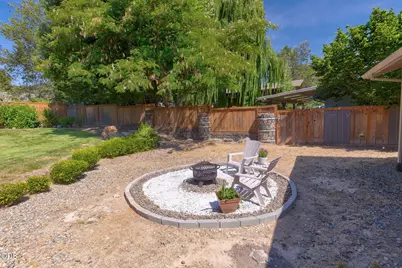 1660 NW Highland Avenue, Grants Pass, OR 97526 - Photo 28