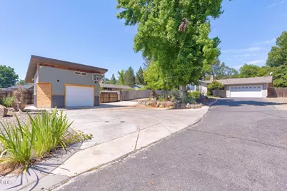1660 NW Highland Avenue, Grants Pass, OR 97526 - Photo 38