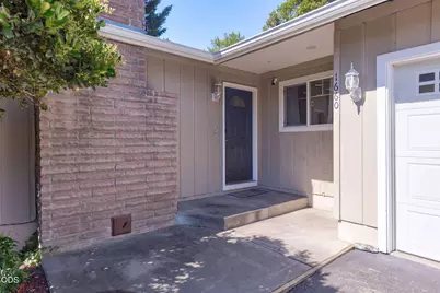 1660 NW Highland Avenue, Grants Pass, OR 97526 - Photo 2