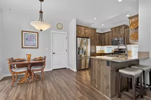 20844 Gateway Dr, Bend, OR 97702 - Photo 10