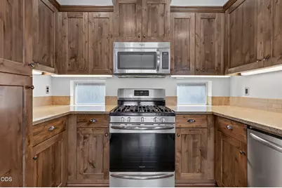 20844 Gateway Drive, Bend, OR 97702 - Photo 12
