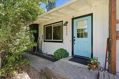 3339 Perrydale Court, Medford, OR 97501 - Photo 2