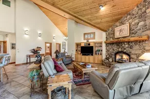 64464 Collins Rd, Bend, OR 97703 - Photo 10