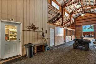 64464 Collins Rd, Bend, OR 97703 - Photo 32