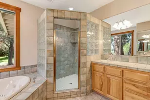 64464 Collins Rd, Bend, OR 97703 - Photo 22