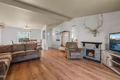 4900 NW Homestead Way, Redmond, OR 97756 - Photo 4