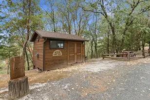 700 Cienaga Ln, Grants Pass, OR 97526 - Photo 30