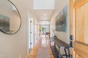 1885 NE Altura Dr, Bend, OR 97701 - Photo 2